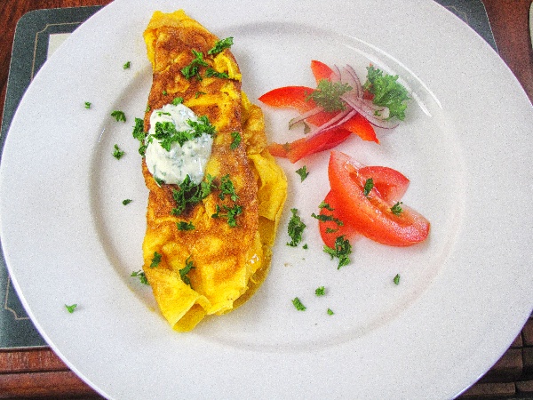 dashing-rocks-bed-and-breakfast-breakfast