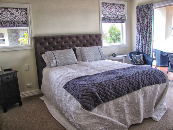 dashing-rocks-bed-and-breakfast-timaru-bedroom-1